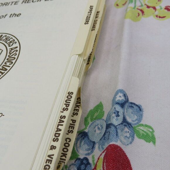 Favorite Recipes of the California Retired Teachers Association Cook Book VTG - Picture 2 of 10